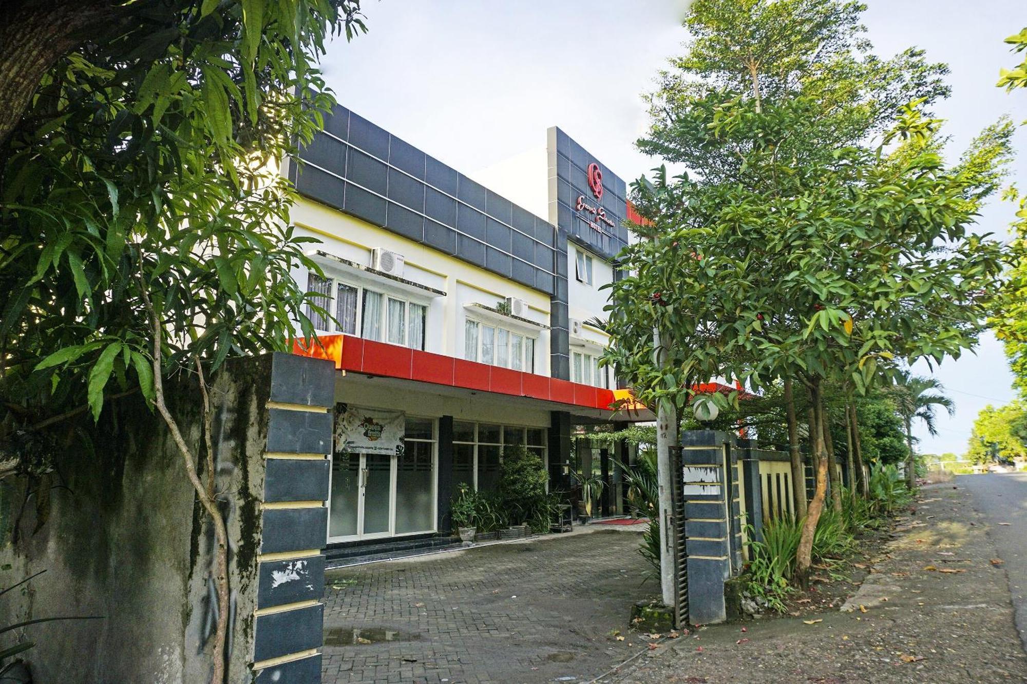 Collection O 91331 Hotel Grand Saota Soppeng Lalabata Exterior photo