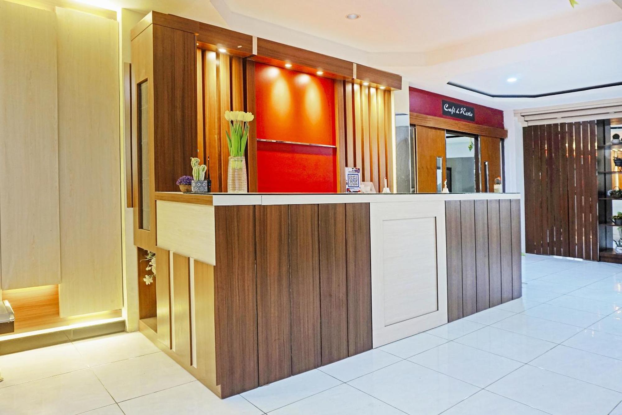 Collection O 91331 Hotel Grand Saota Soppeng Lalabata Exterior photo